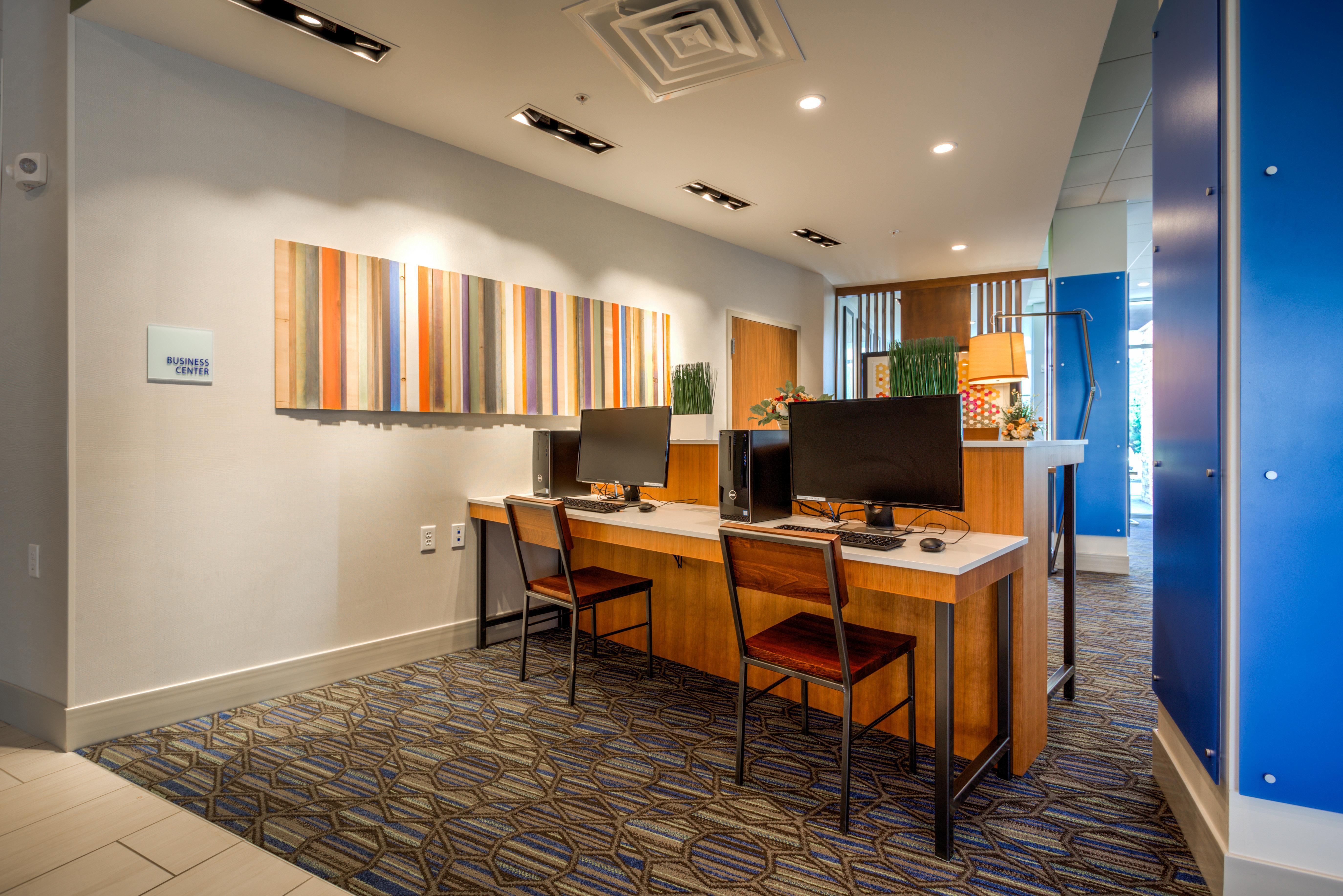 Holiday Inn Express & Suites Reedsville - State Coll Area, An Ihg Hotel מראה חיצוני תמונה
